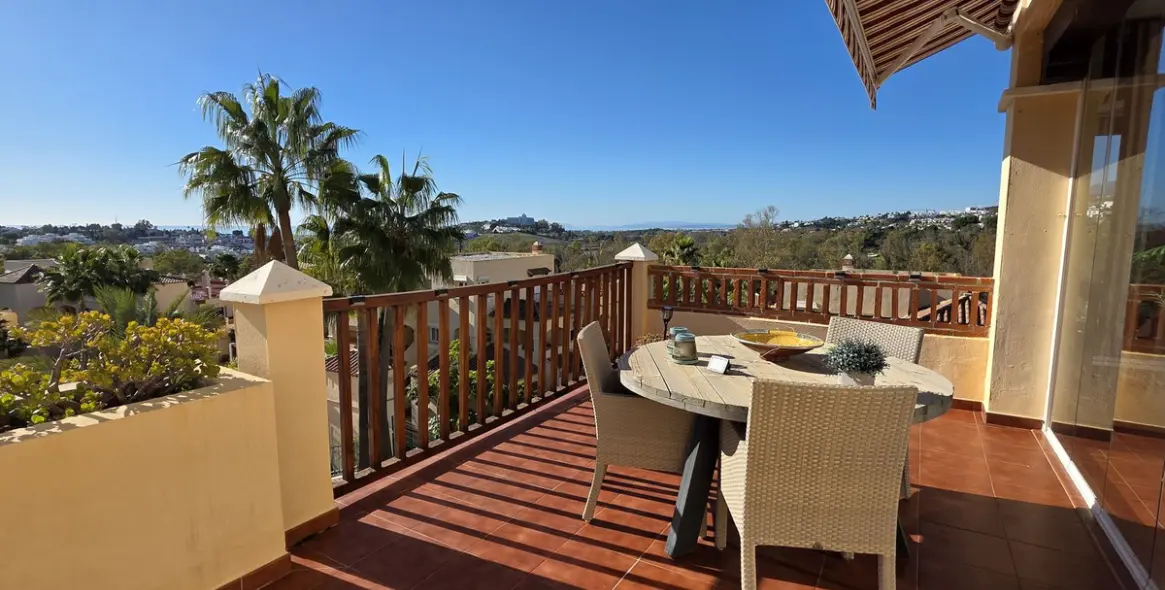 Venta de apartamento en planta media en Atalaya 19