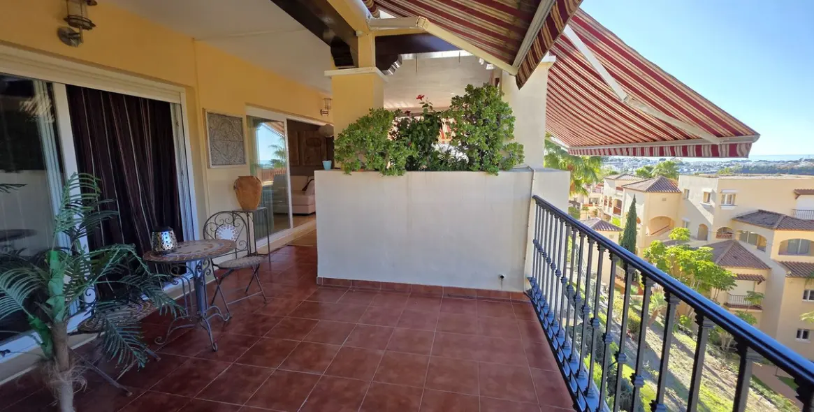 Venta de apartamento en planta media en Atalaya 20