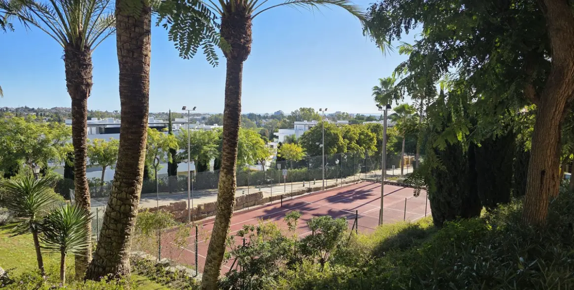 Venta de apartamento en planta media en Atalaya 21