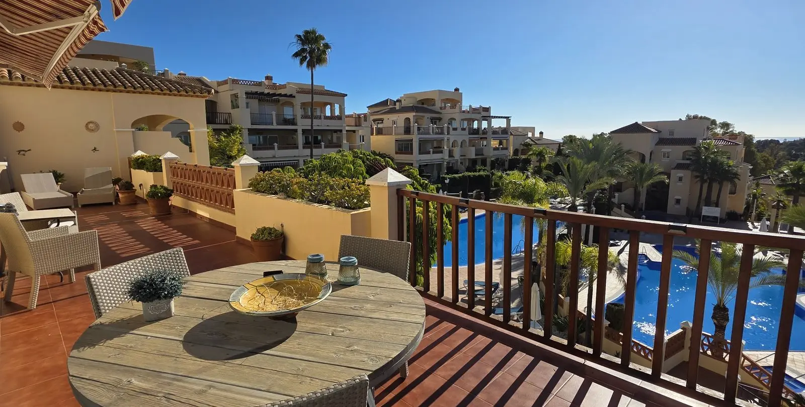 Sale of middle floor apartment in Atalaya 3