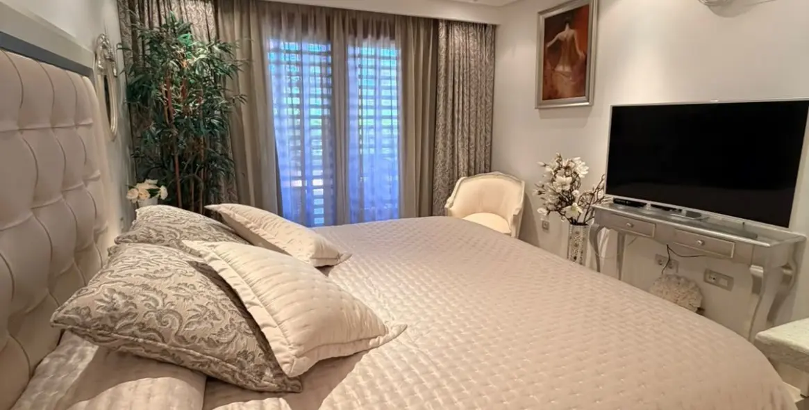 Sale of ground floor apartment in New Golden Mile 17