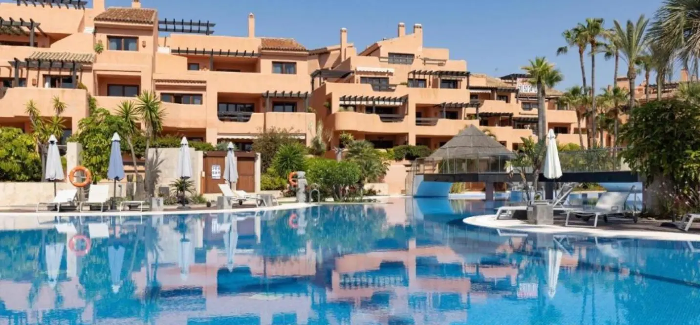 Venta de apartamento en planta baja en New Golden Mile 0