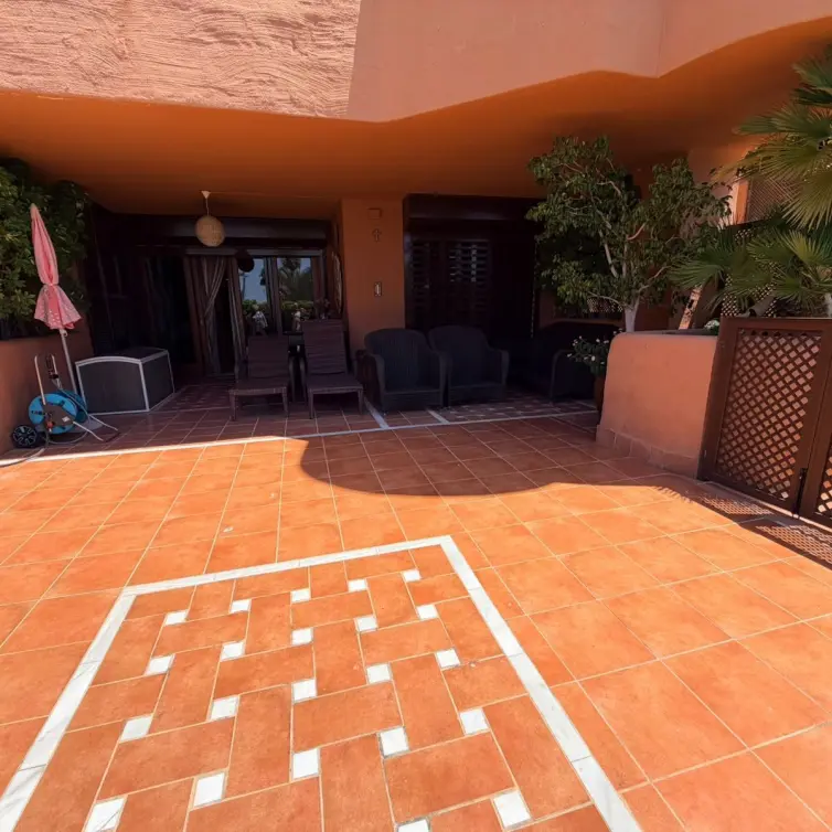 Venta de apartamento en planta baja en New Golden Mile