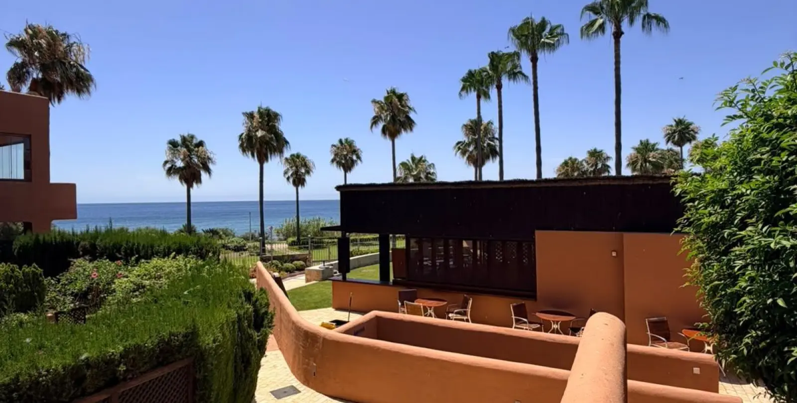Venta de apartamento en planta baja en New Golden Mile 5