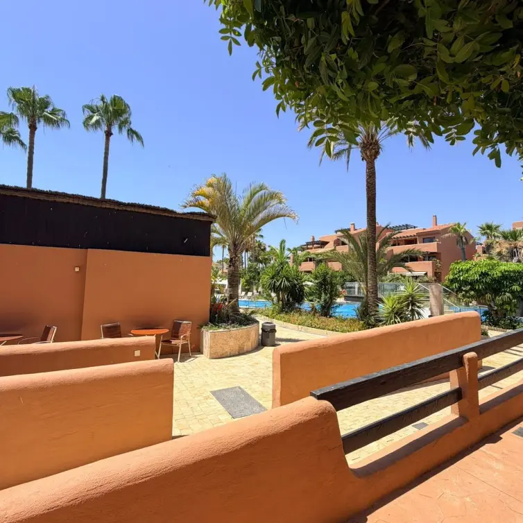 Venta de apartamento en planta baja en New Golden Mile