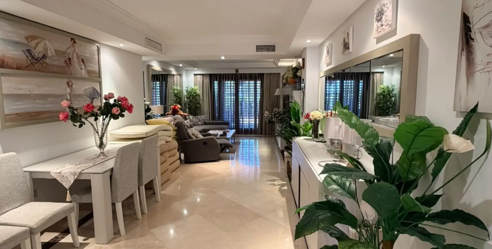Venta de apartamento en planta baja en New Golden Mile 8