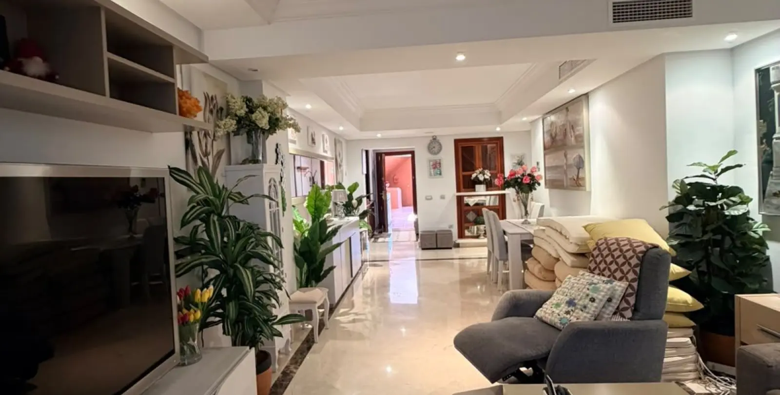 Venta de apartamento en planta baja en New Golden Mile 11