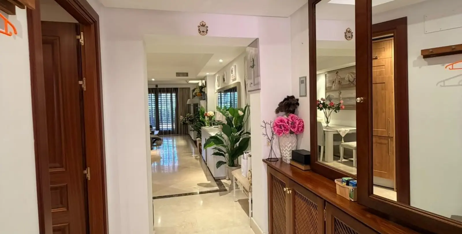Venta de apartamento en planta baja en New Golden Mile 14