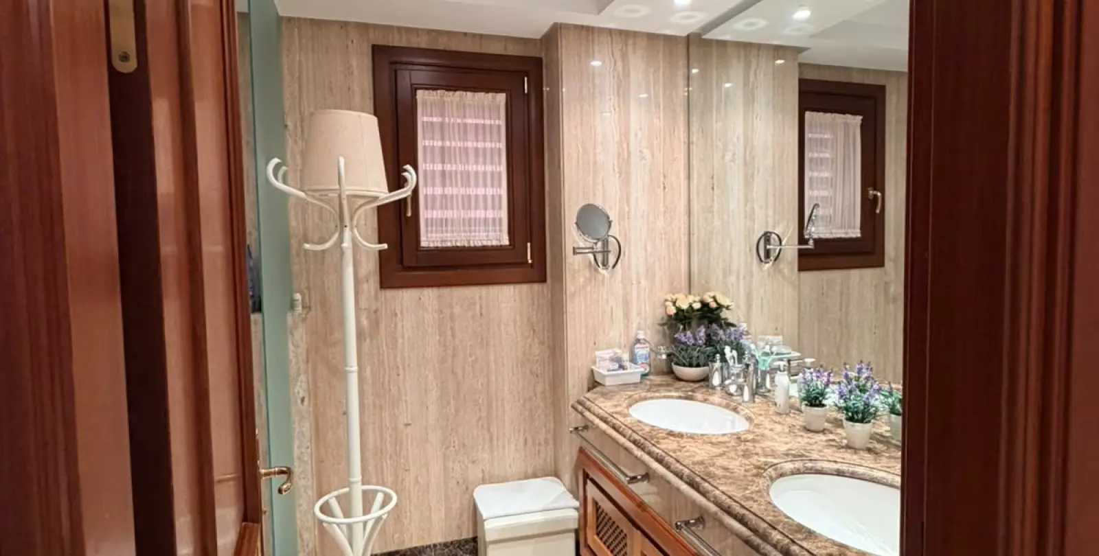 Venta de apartamento en planta baja en New Golden Mile 19