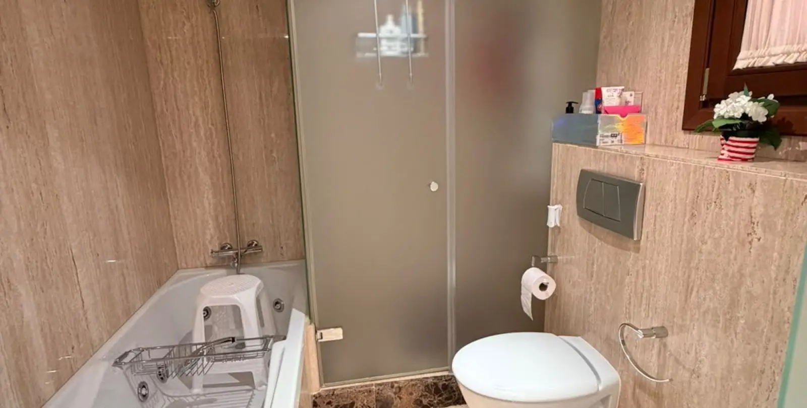 Venta de apartamento en planta baja en New Golden Mile 23
