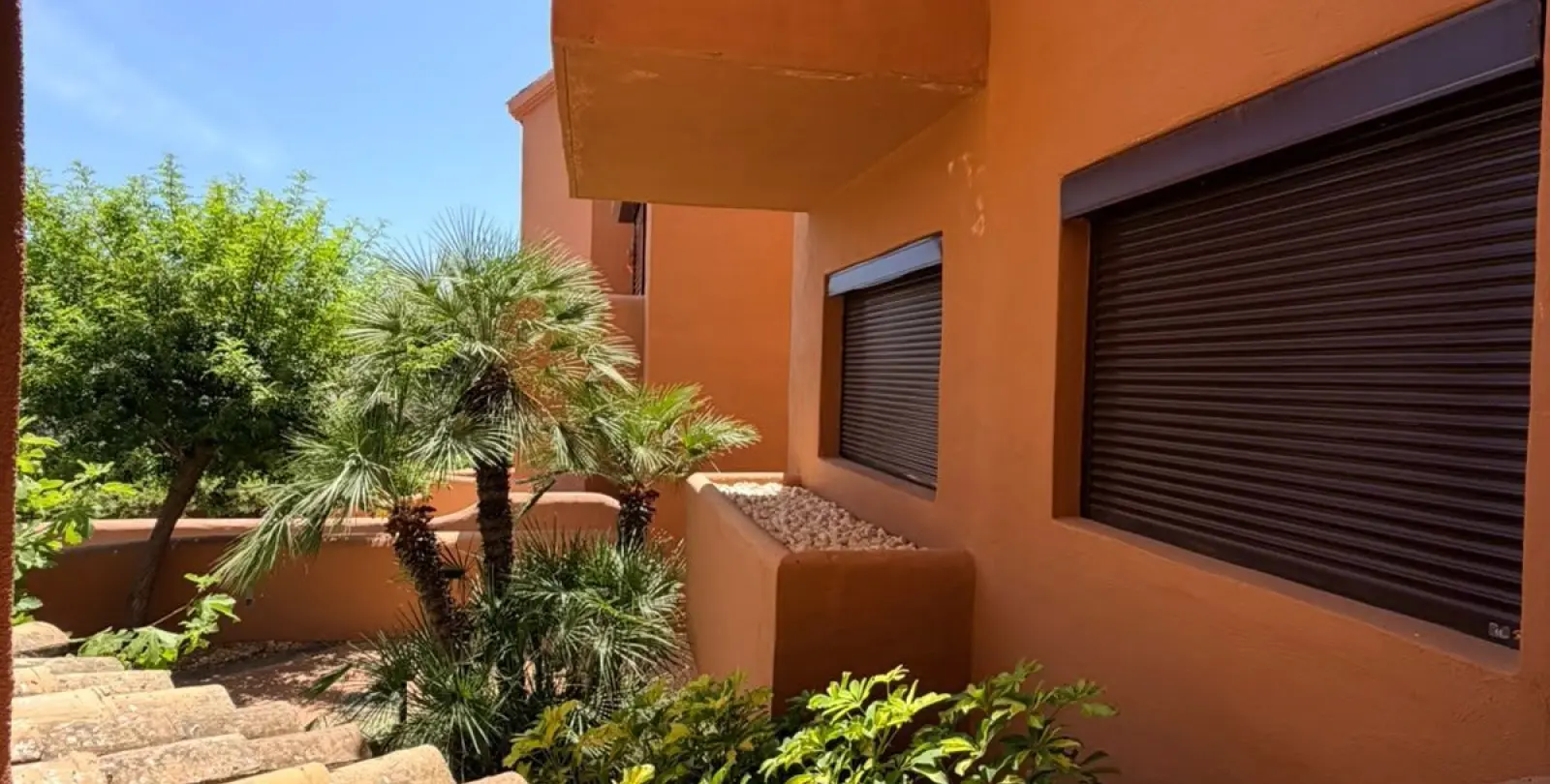 Venta de apartamento en planta baja en New Golden Mile 25