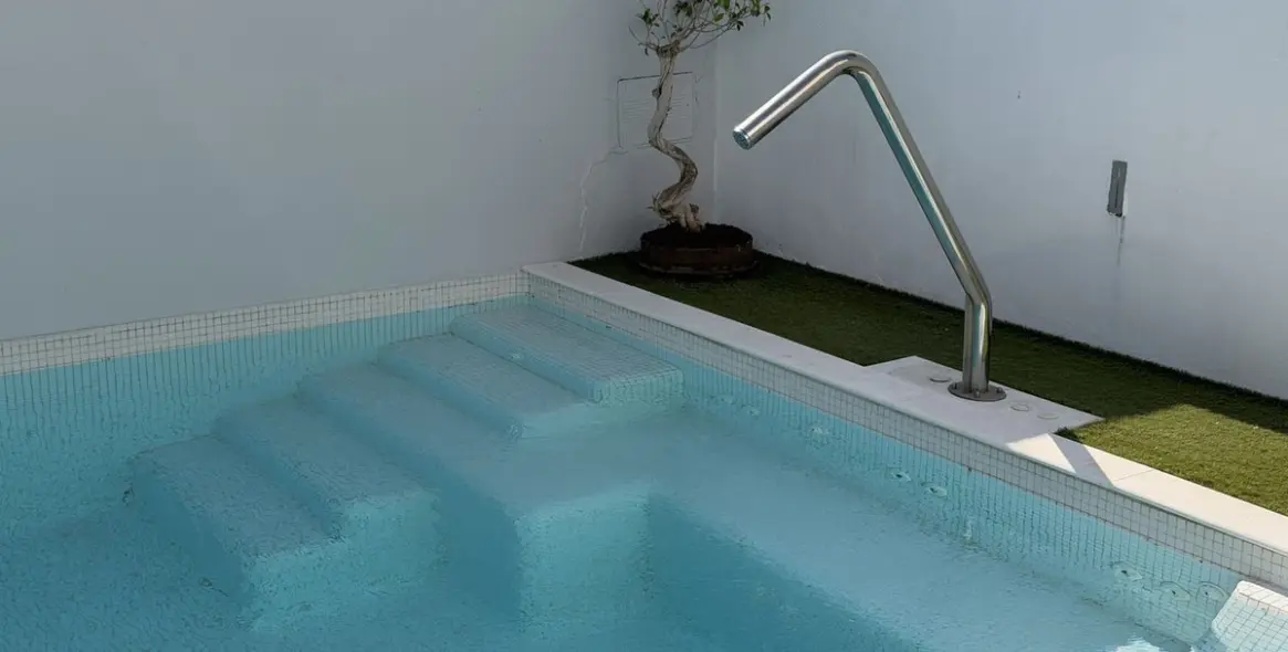 Продажа дома на две семьи в Marbella 4