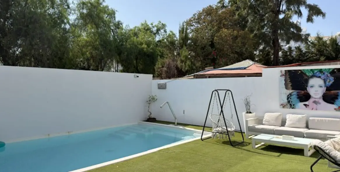 Продажа дома на две семьи в Marbella 5