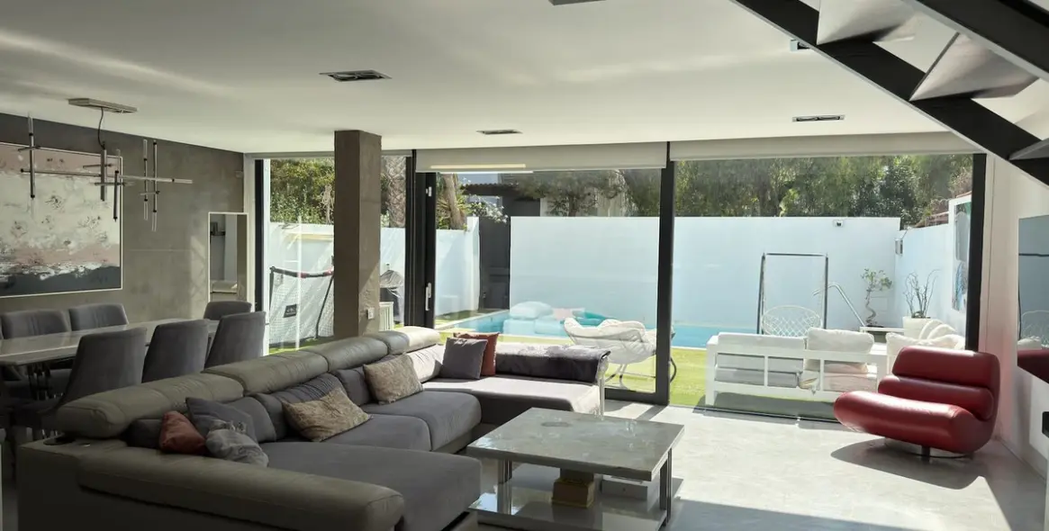 Продажа дома на две семьи в Marbella 6