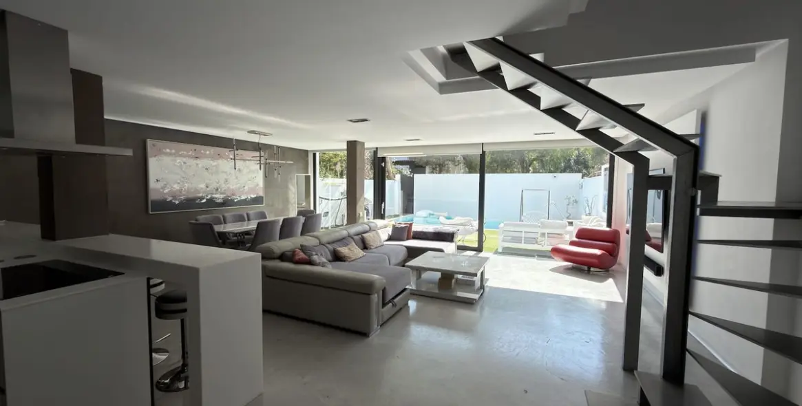 Продажа дома на две семьи в Marbella 7