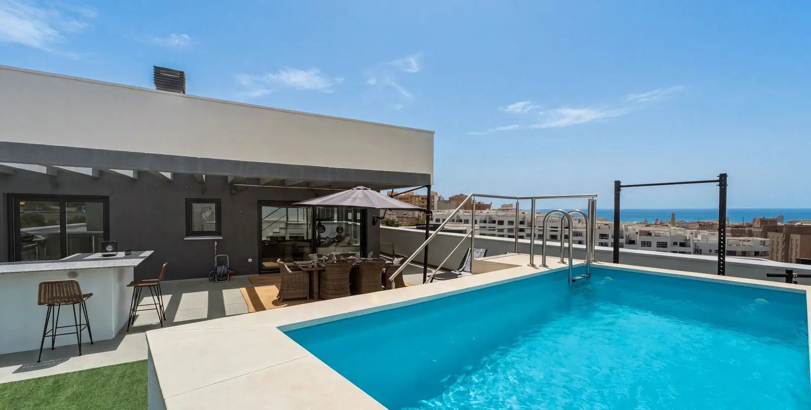 Продажа пентхауса в Estepona 1