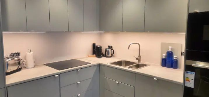 Sale of middle floor apartment in Puerto Banús 4