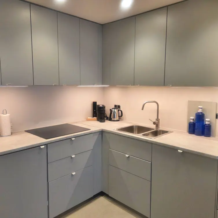 Venta de apartamento en planta media en Puerto Banús