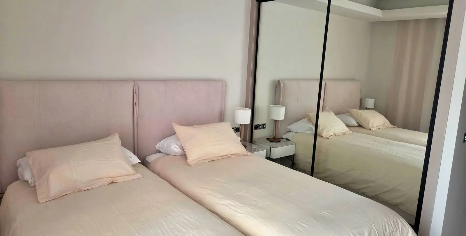 Sale of middle floor apartment in Puerto Banús 7
