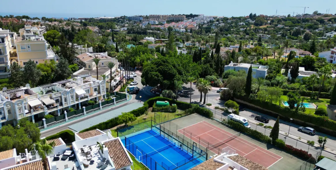 Продажа двухуровневого пентхауса в Nueva Andalucía 36