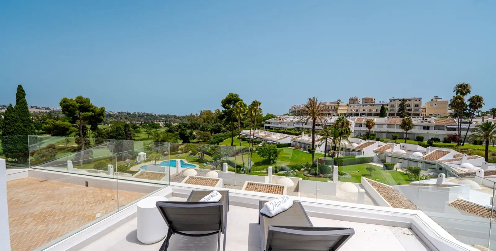 Sale of penthouse duplex in Nueva Andalucía 2