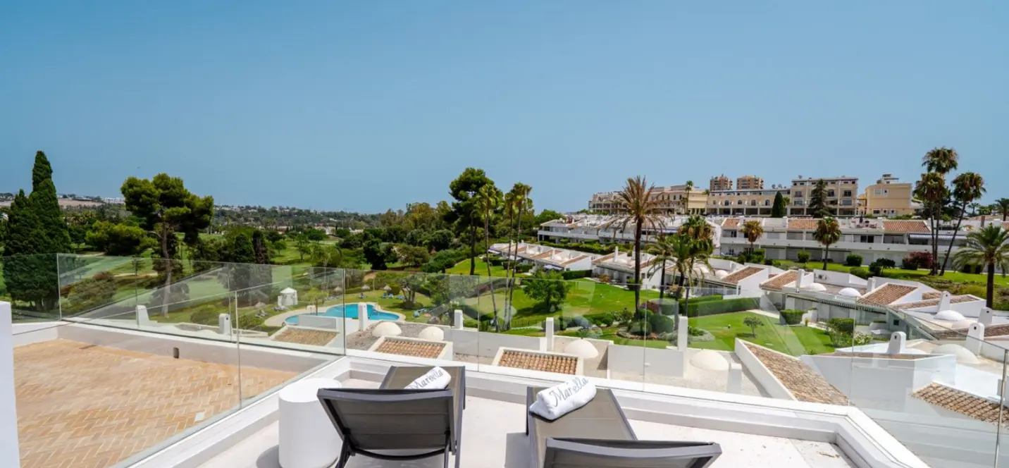 Sale of penthouse duplex in Nueva Andalucía 1