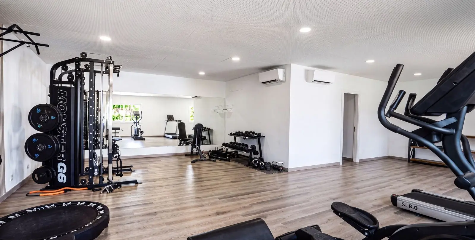 Sale of penthouse duplex in Nueva Andalucía 24