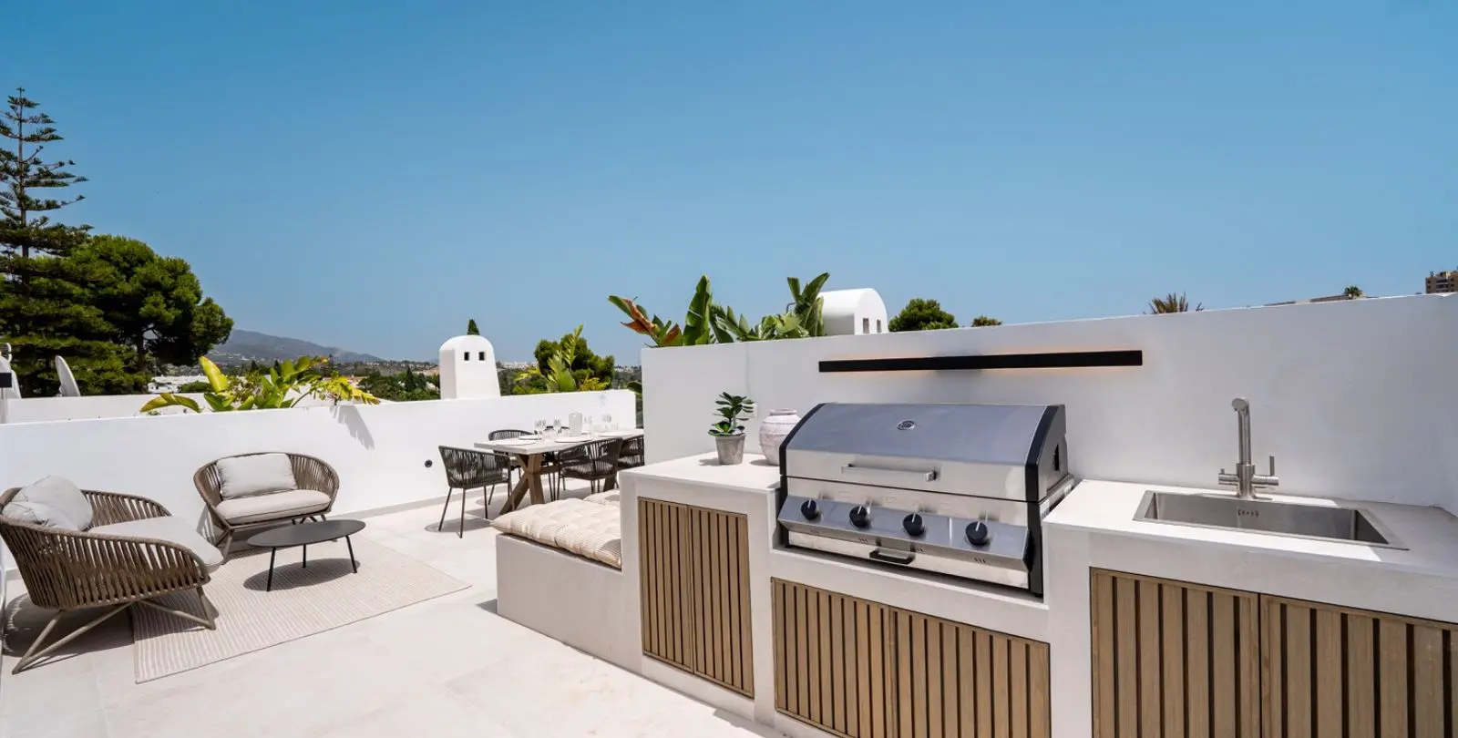Sale of penthouse duplex in Nueva Andalucía 25