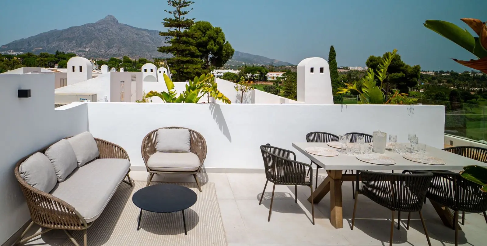 Sale of penthouse duplex in Nueva Andalucía 26