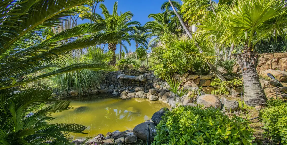 Продажа апартаментов на среднем этаже в Los Monteros 28