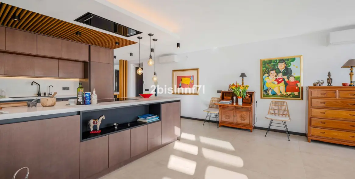 Продажа  отдельно стоящей виллы в Elviria 9