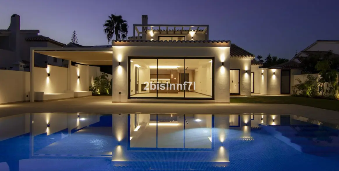 Продажа  отдельно стоящей виллы в Elviria 31