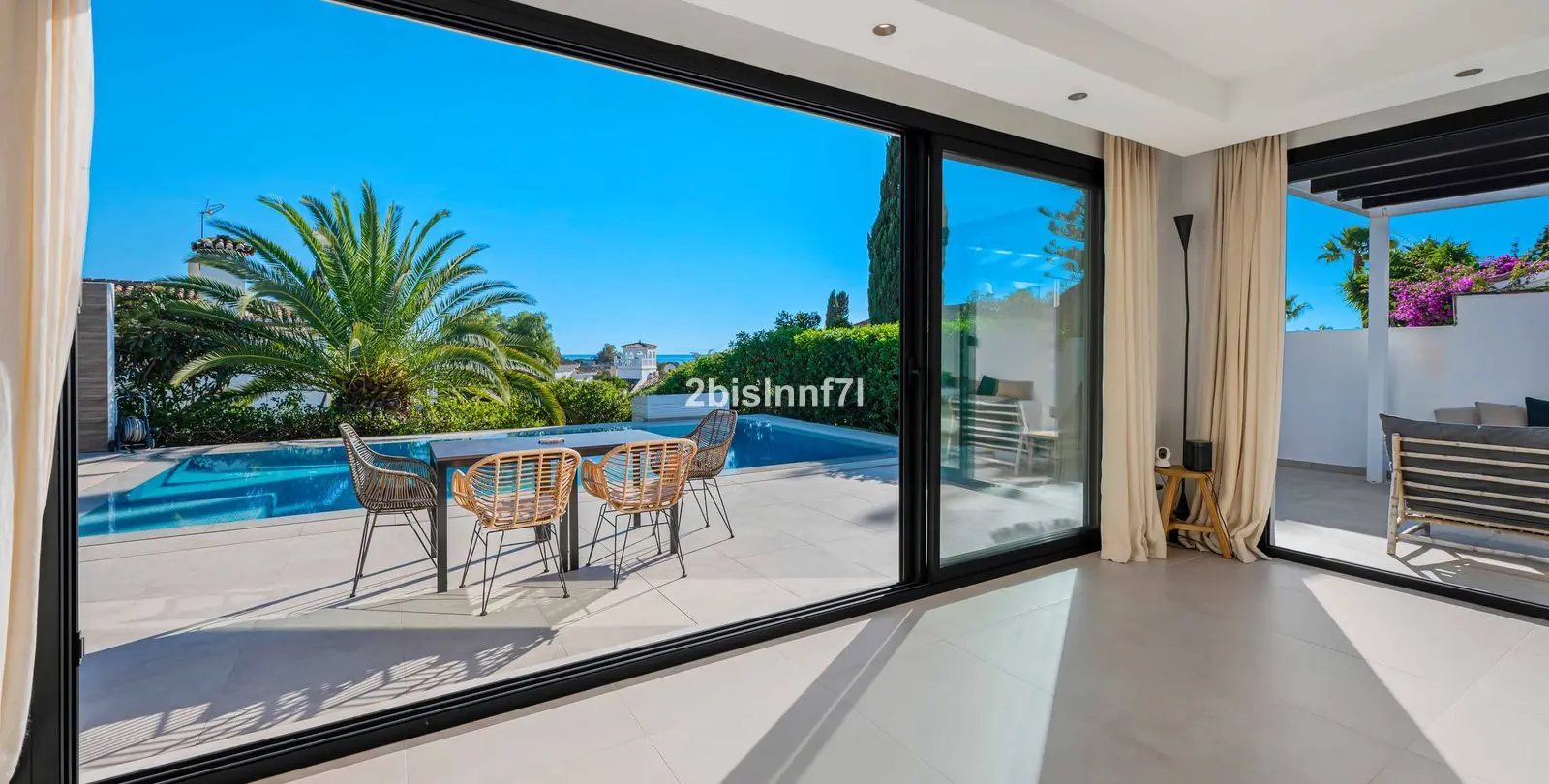 Venta de villa independiente en Elviria 5