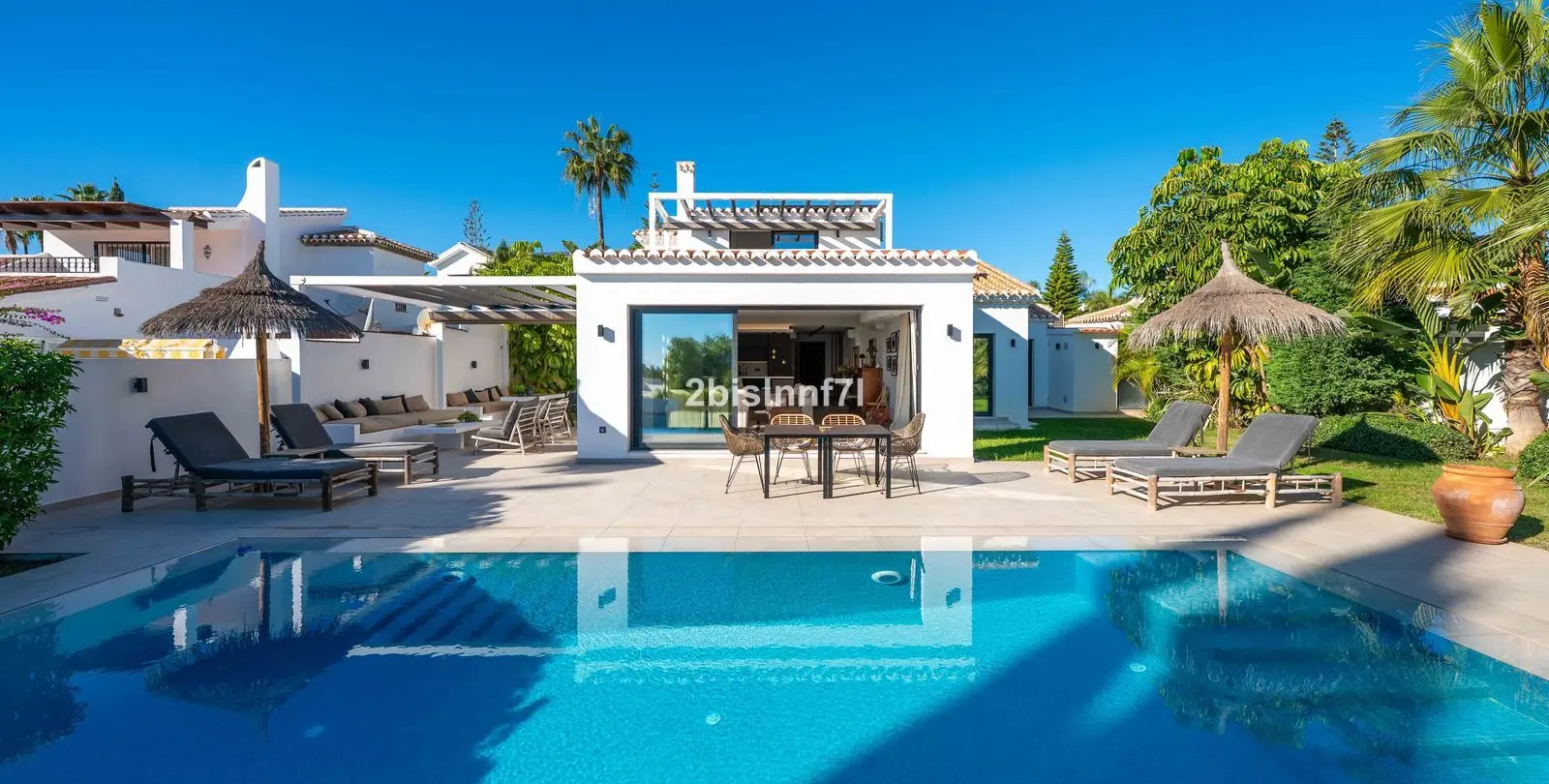 Venta de villa independiente en Elviria 32