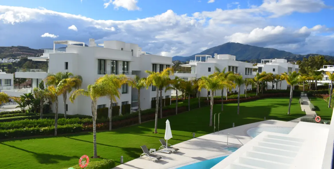 Долгосрочная аренда апартаментов на среднем этаже в Estepona 5