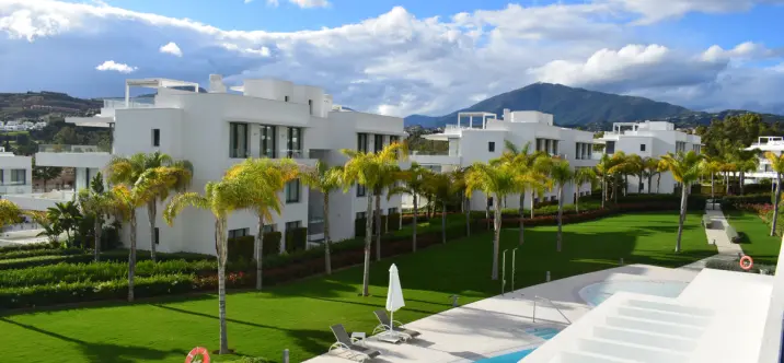 Долгосрочная аренда апартаментов на среднем этаже в Estepona 4