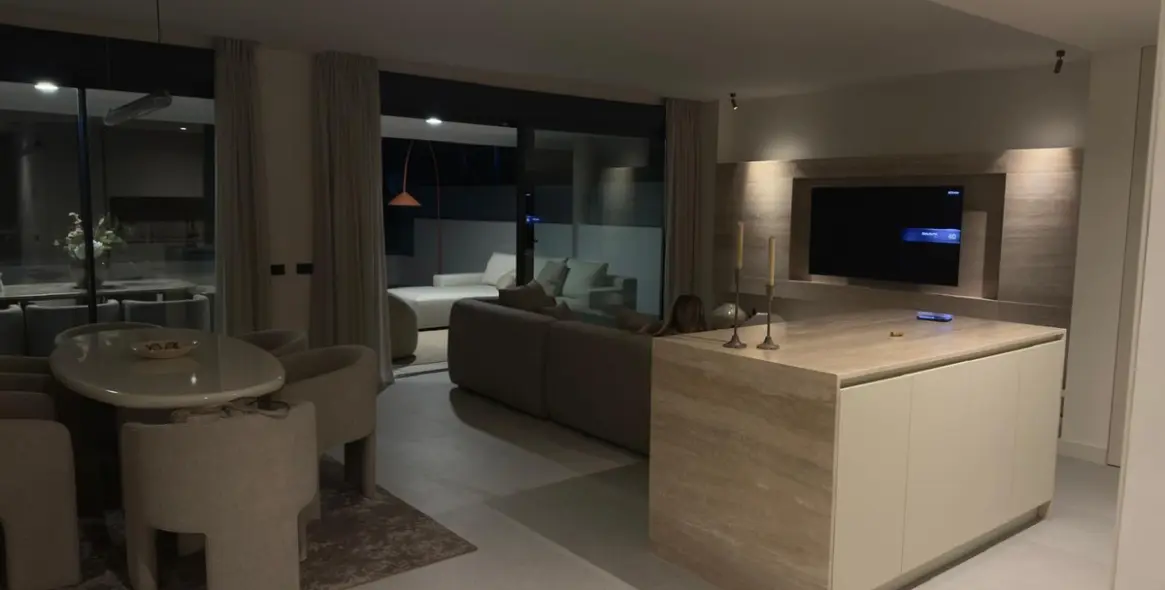 Long-term rent of middle floor apartment in Altos de los Monteros 30