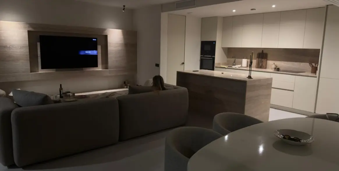 Long-term rent of middle floor apartment in Altos de los Monteros 31