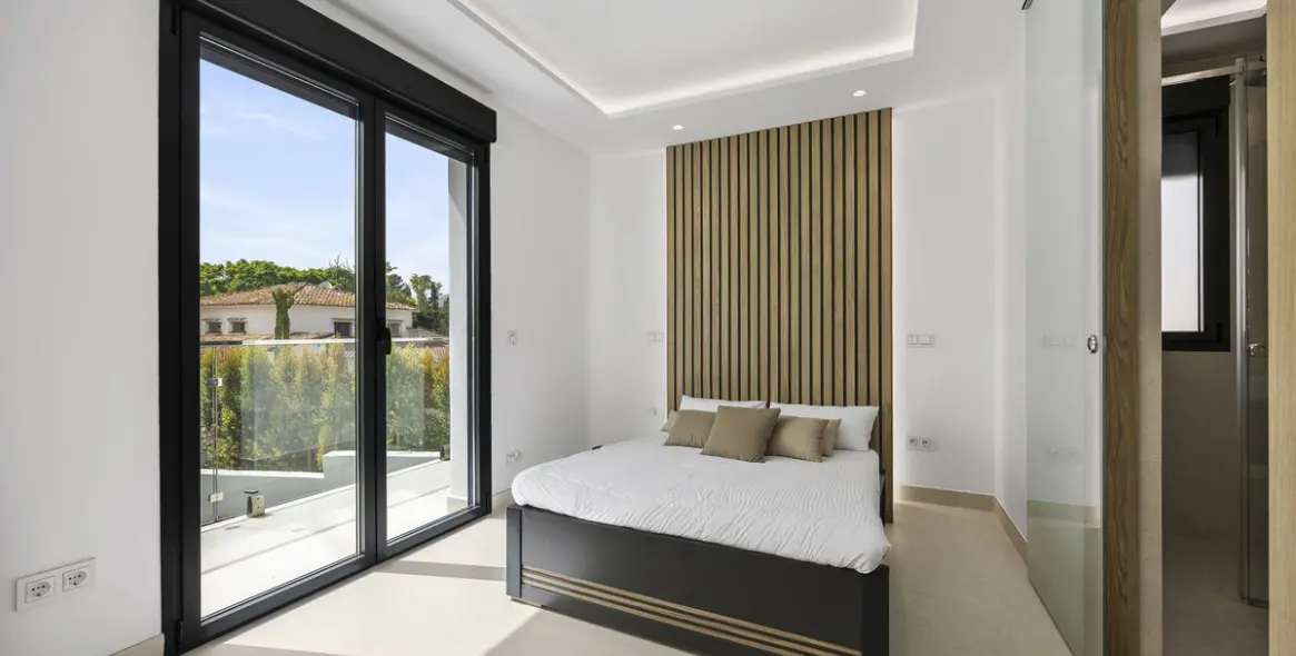 Venta de villa independiente en Guadalmina Alta 25