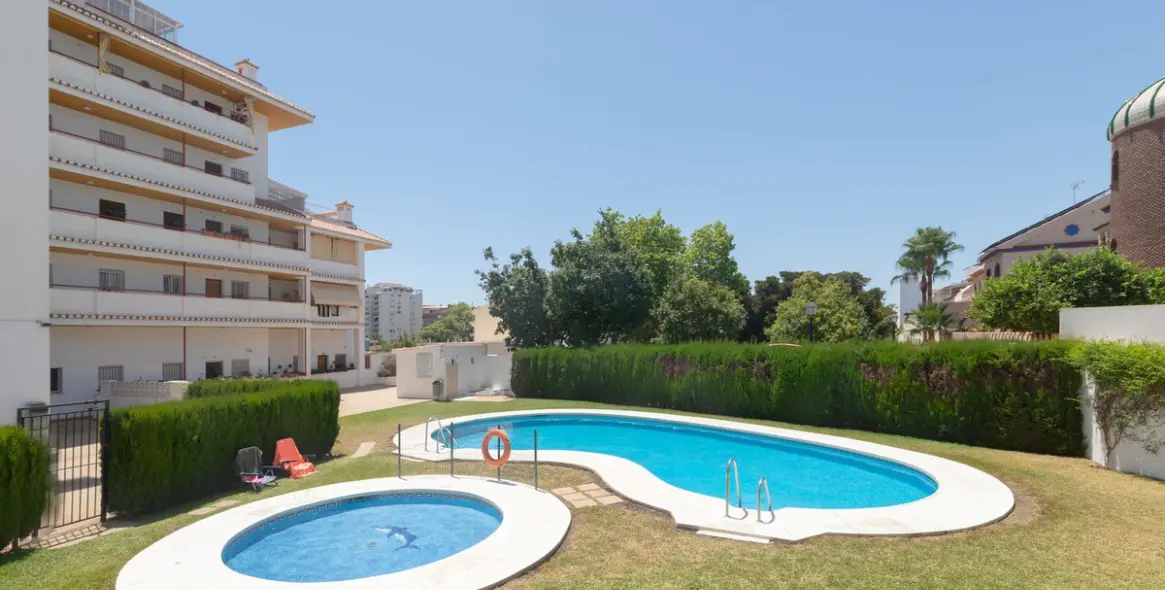 Sale of middle floor apartment in Los Boliches 1