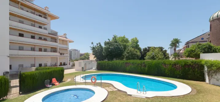 Sale of middle floor apartment in Los Boliches 0