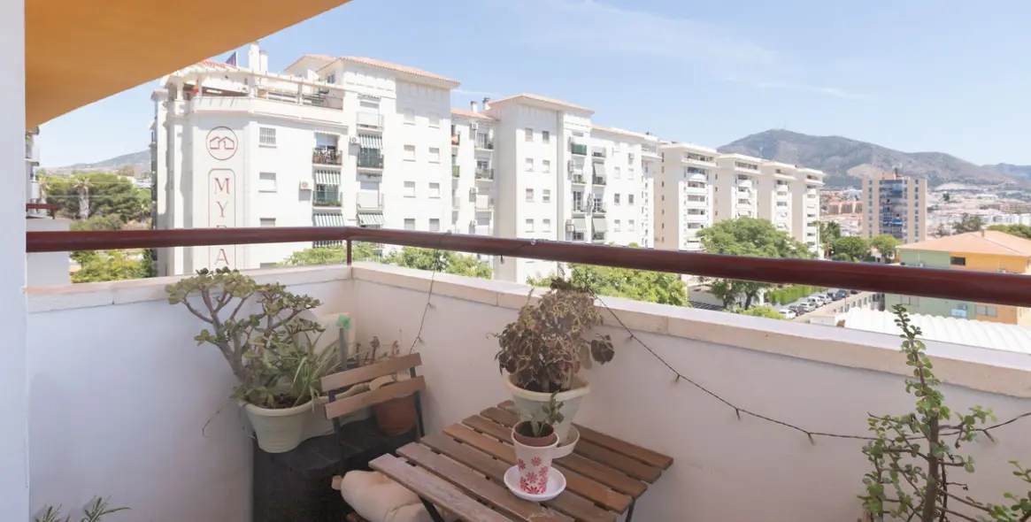 Sale of middle floor apartment in Los Boliches 10