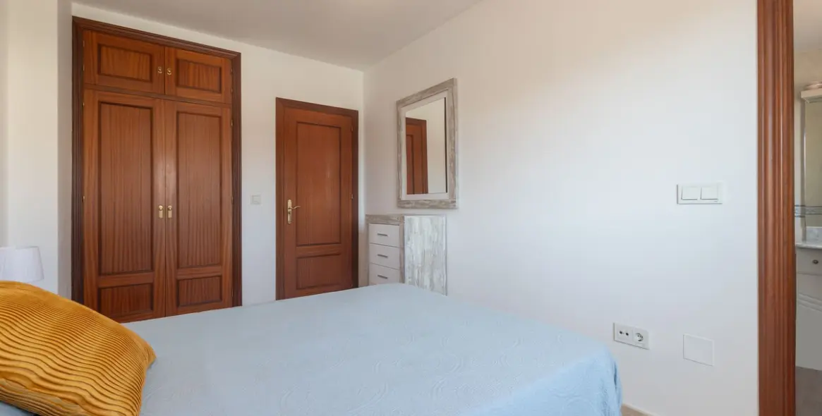 Sale of middle floor apartment in Los Boliches 15