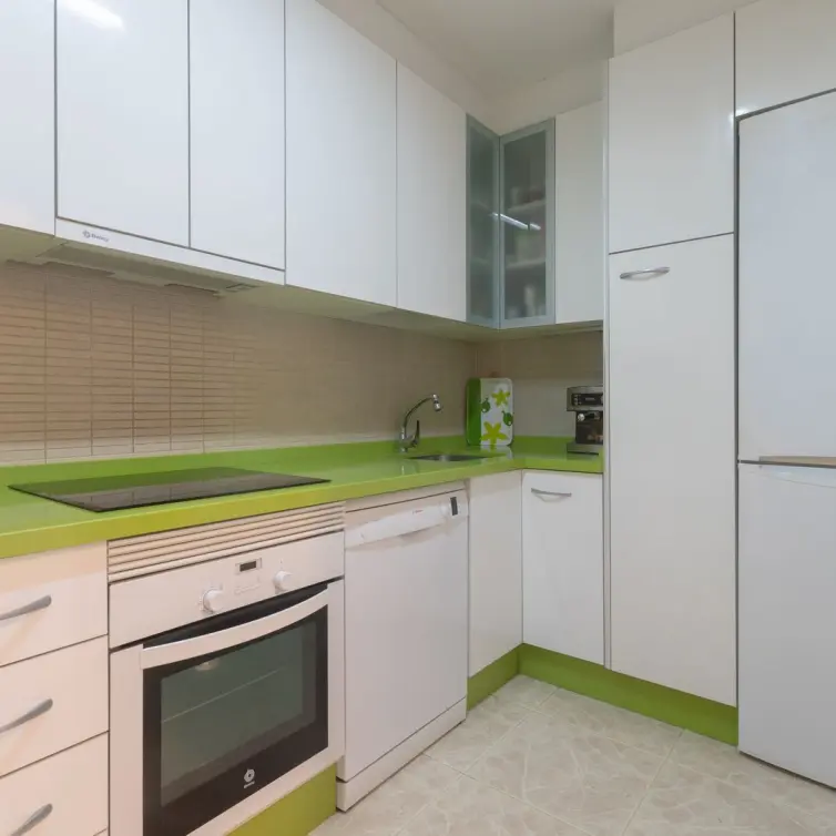 Venta de apartamento en planta media en Los Boliches