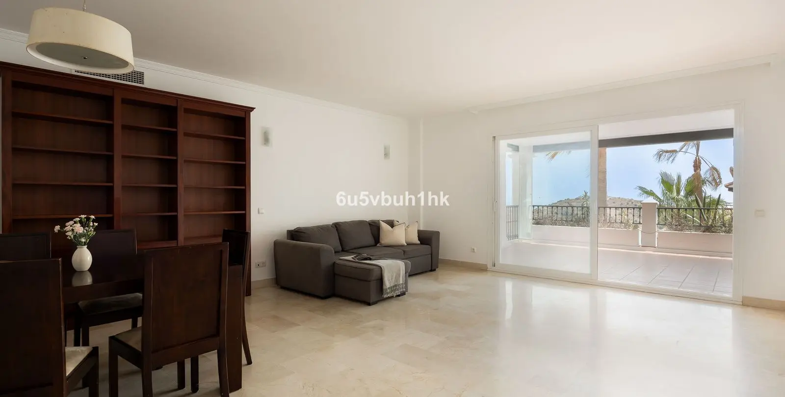 Sale of middle floor apartment in Calahonda 8
