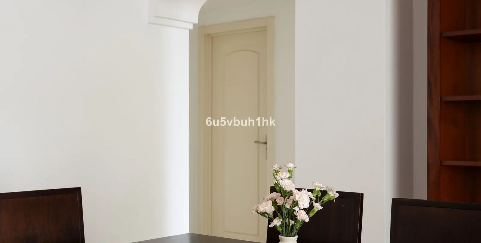 Sale of middle floor apartment in Calahonda 10
