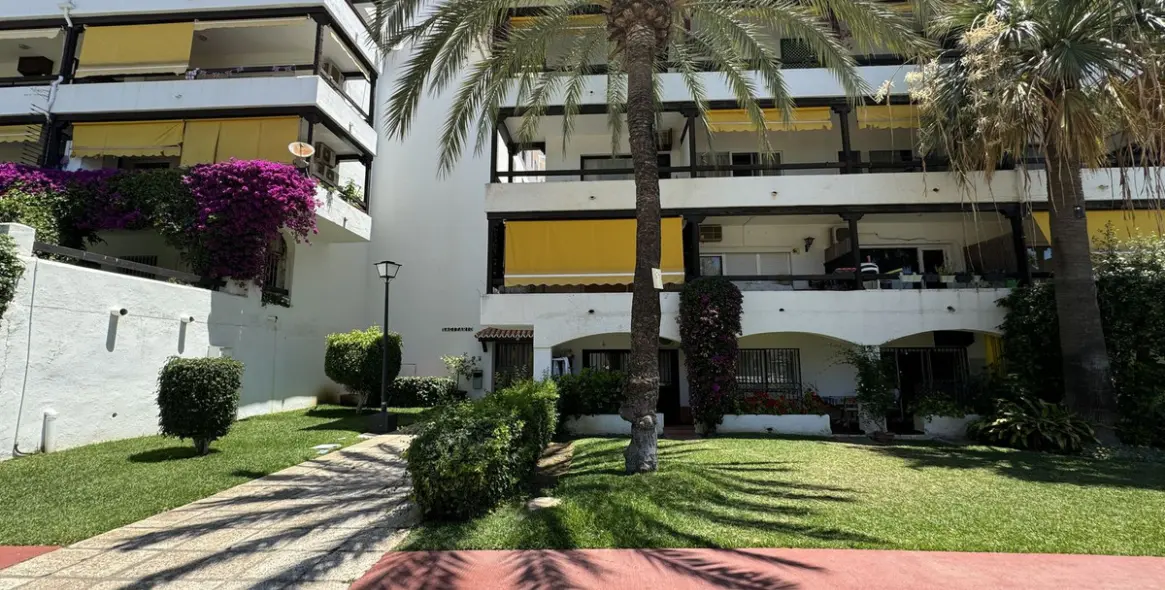 Venta de apartamento en planta baja en Marbella 1
