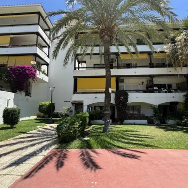 Venta de apartamento en planta baja en Marbella