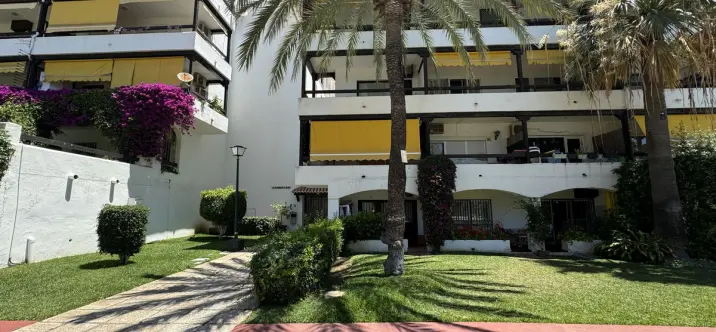 Venta de apartamento en planta baja en Marbella 0