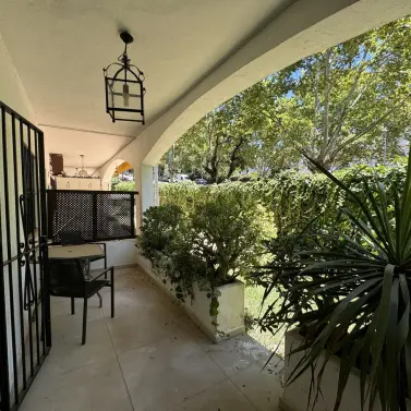 Venta de apartamento en planta baja en Marbella